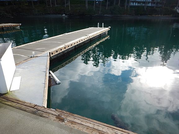 Your 40' year around moorage