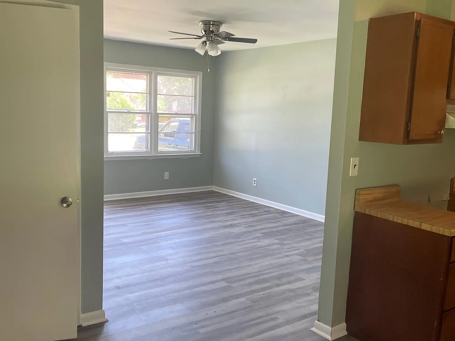 3 bed, 988 sqft, $1,395 — Photo 3