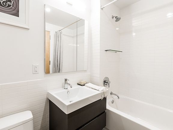 5th image of 60 Water St APT 809