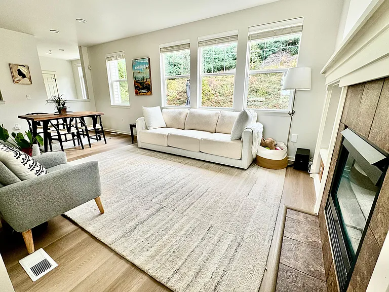 Living room 4