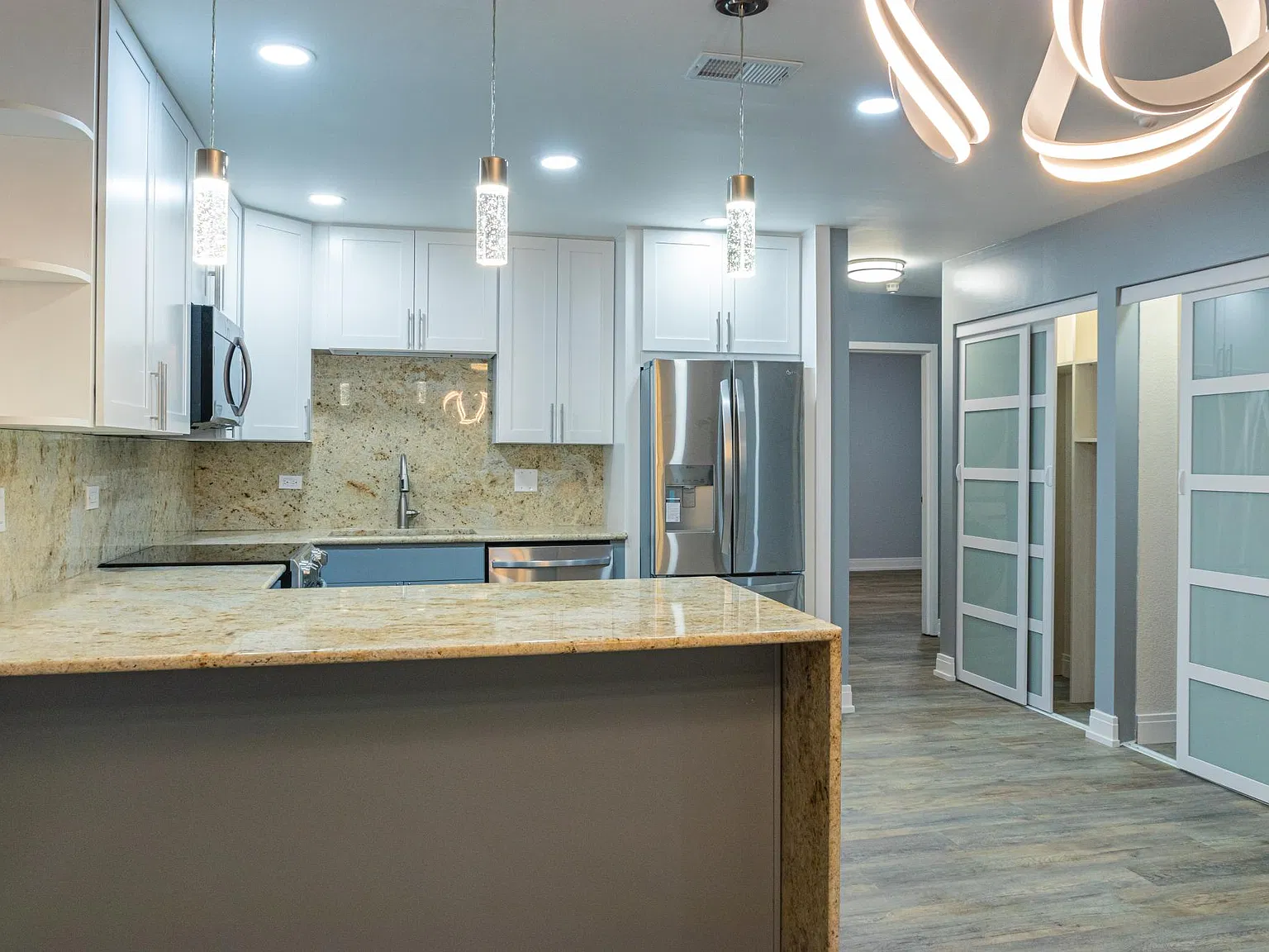2 bed, 1100 sqft, $2,400 — Photo 4