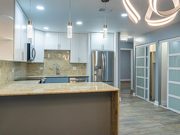 3rd image of 7510 Farmingdale Dr APT 207