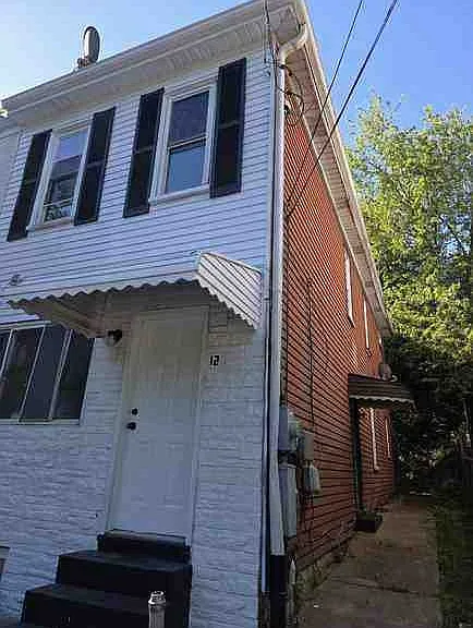 12 Courtright St — Photo 16