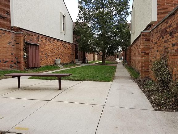 2nd image of 1918 Willoway Cir N