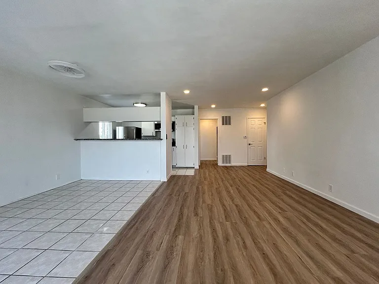 1951 Frank St #14 — Photo 14