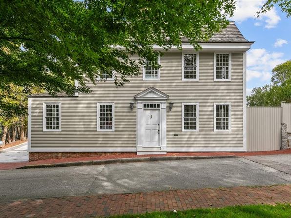 36 Church St, Newport, RI 02840
