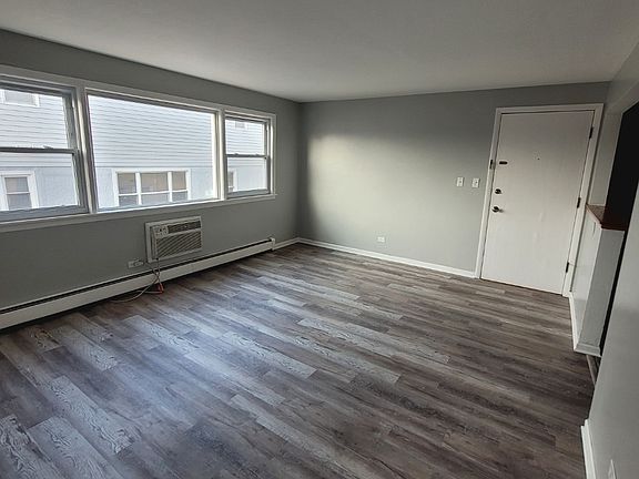 3rd image of 2222 N Harlem Ave
