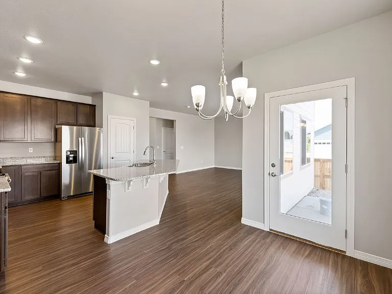 5694 Olathe Ave — Photo 8