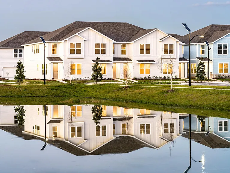 At Amavi Kissimmee, home is where relaxation and fun come together.