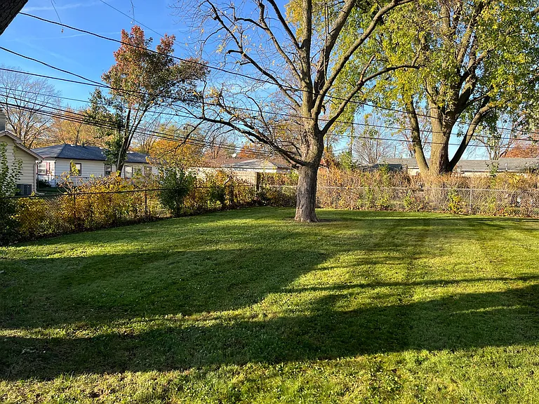 214 E Arrowhead St — Photo 8