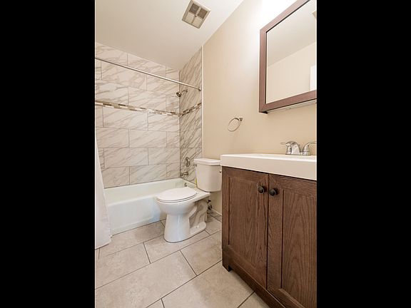 3rd image of 720 Wellington Ave Unit 201