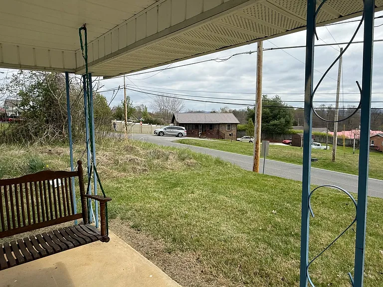 277 E Main St — Photo 6