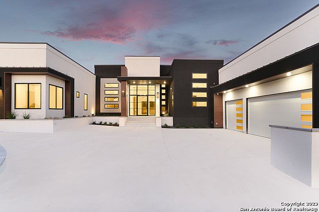 1st image of 9610 Midsomer Pl