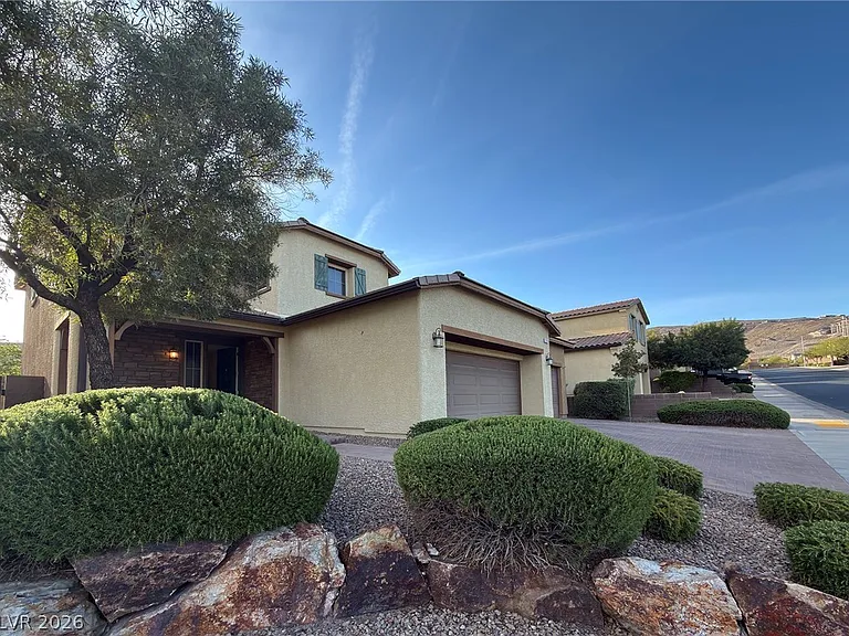 208 Rocky Basin St — Photo 2