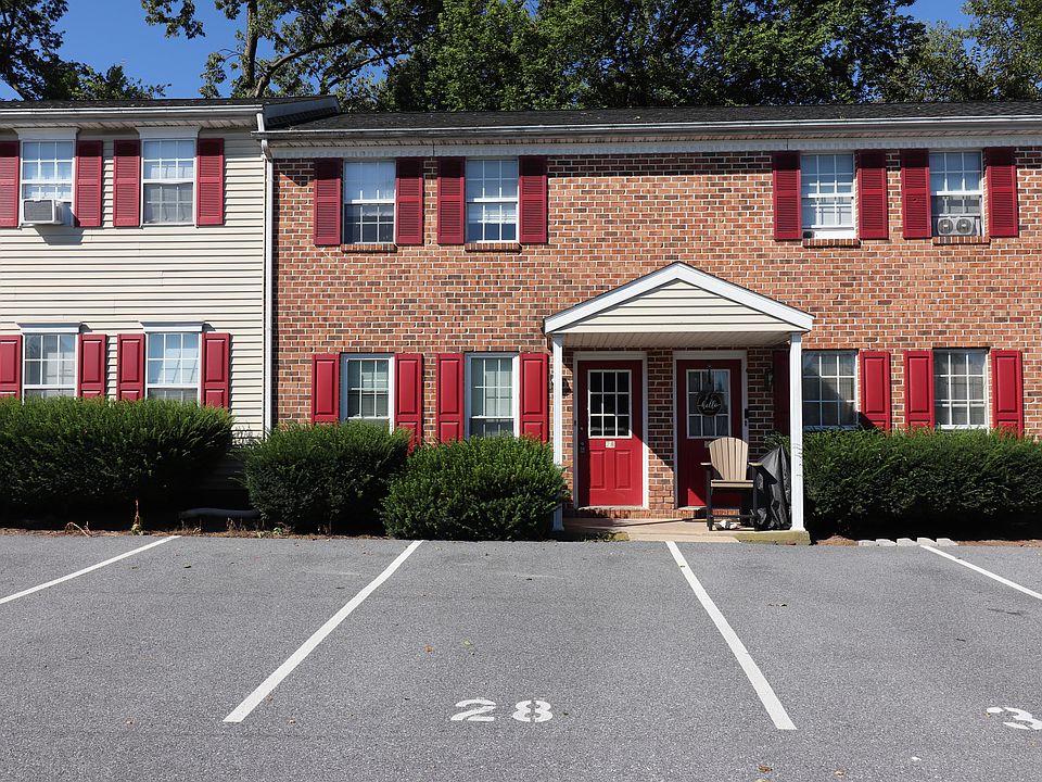 1st image of 28 Oriole Dr