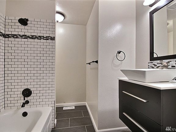 5th image of 23910 Westview Ct