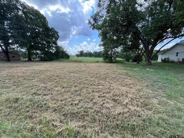 Maple Dr, Tyler, TX 75709