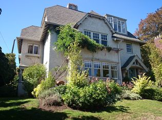 927 22nd Ave E, Seattle, WA 98112