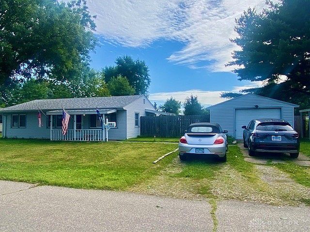 1st image of 210 Douglas Ave