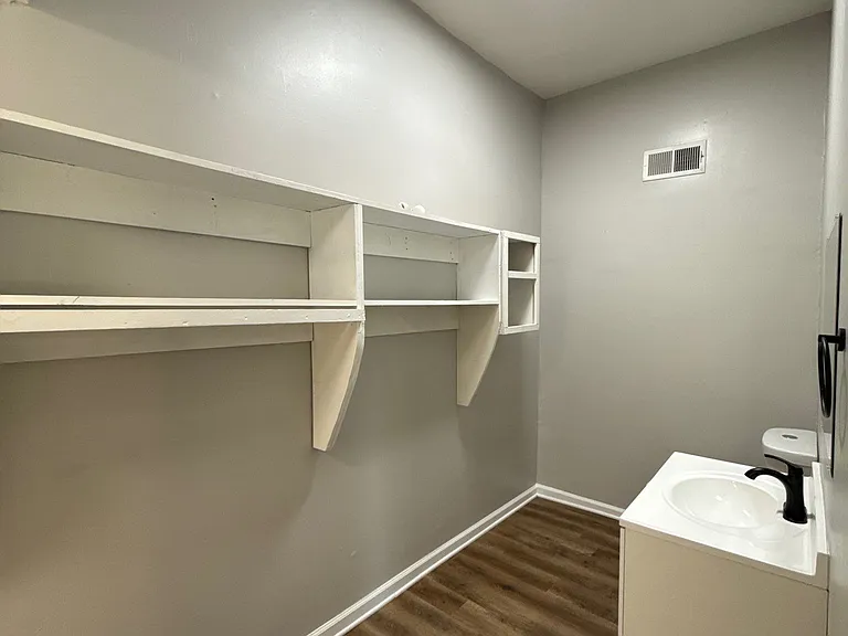 812 Tyus St — Photo 10