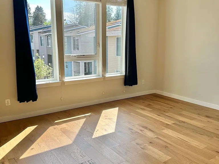 14568 35th Ave NE — Photo 11
