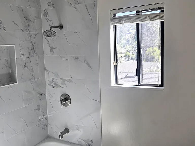 270 Shoreline Hwy #4 — Photo 8