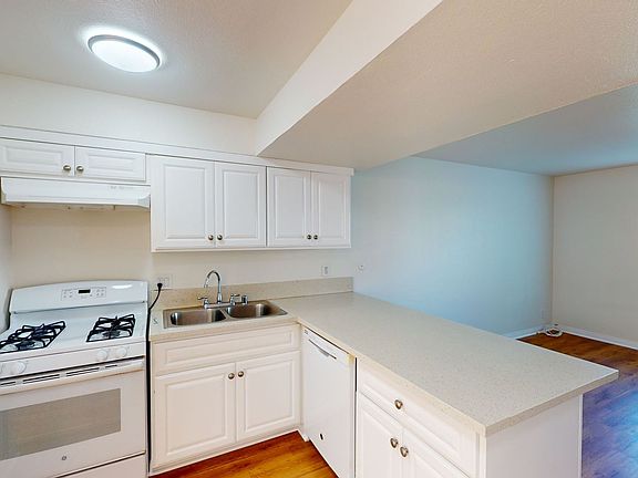 5th image of 1018 Mission Dr Unit C