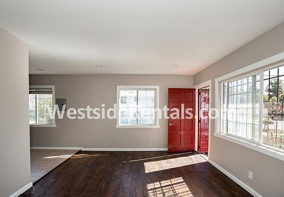 5th image of 727 N Vendome St