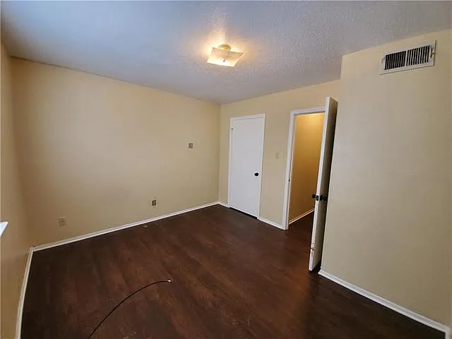 1225 Truxton St #21 — Photo 6