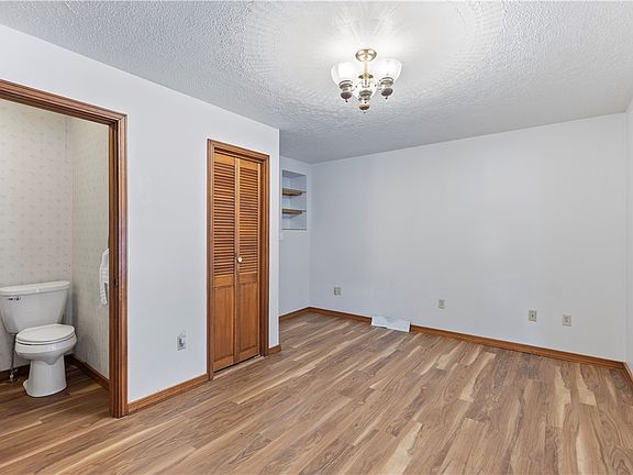 4th image of 703 Washington Ave
