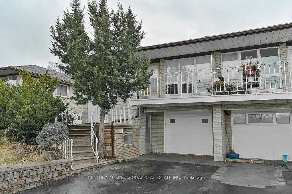 4 bed, $2,400 — Photo 2
