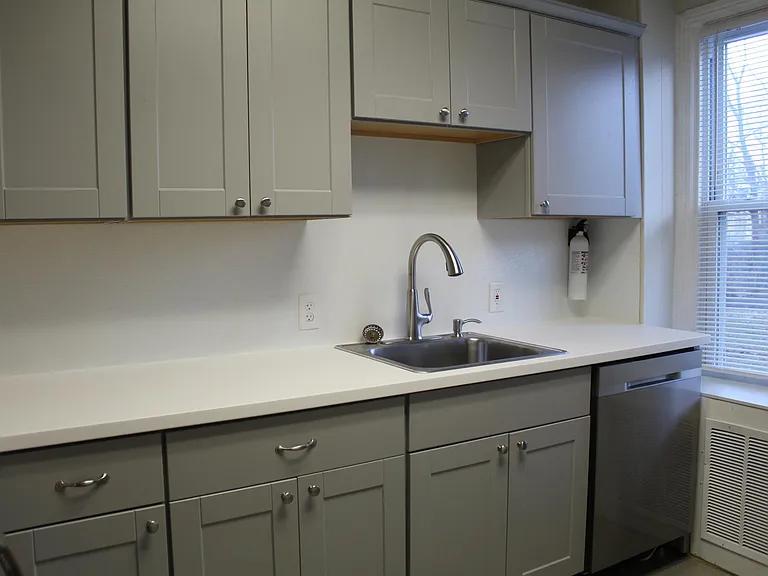 38 E High St — Photo 10