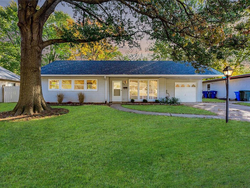 1st image of 33 Marquette Dr