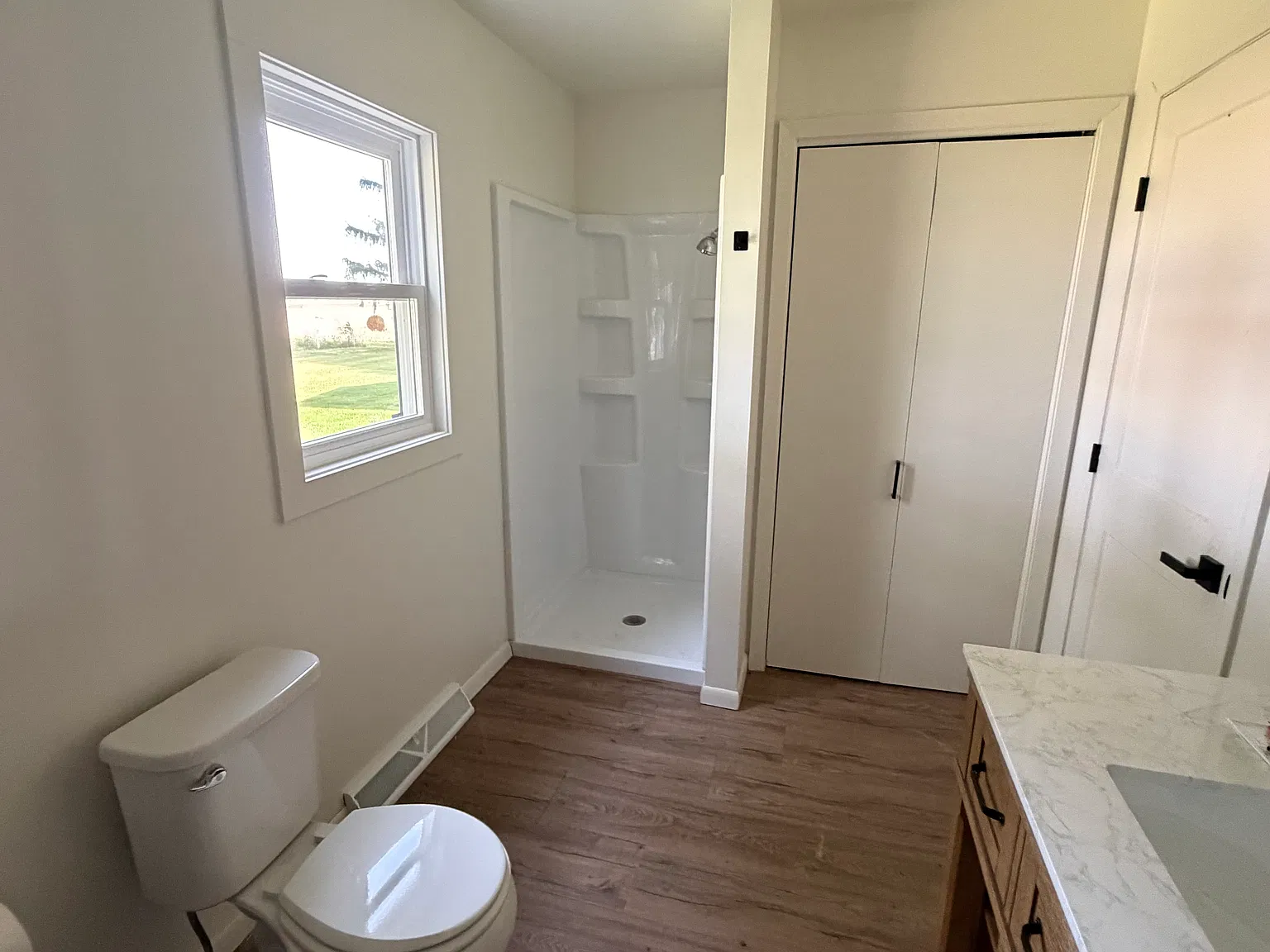 3 bed, 1000 sqft, $2,000 — Photo 3