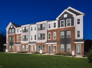 1 Sadie Cir #1202, Union, NJ 07083