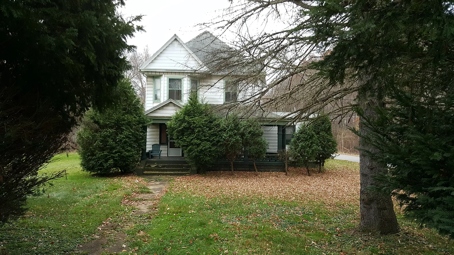 2923 McGuffey Rd photo 1
