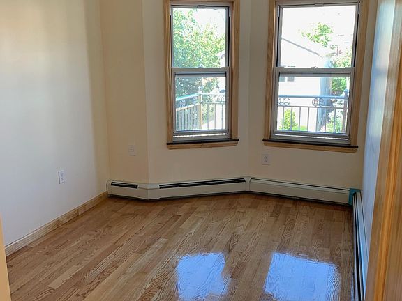 3rd image of 203 Bay 25th St #2