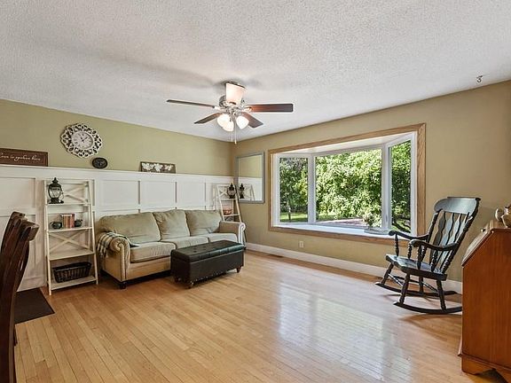 3rd image of 2354 Eaton Ave SE