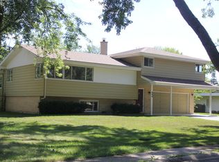 544 Spruce Dr, Naperville, IL