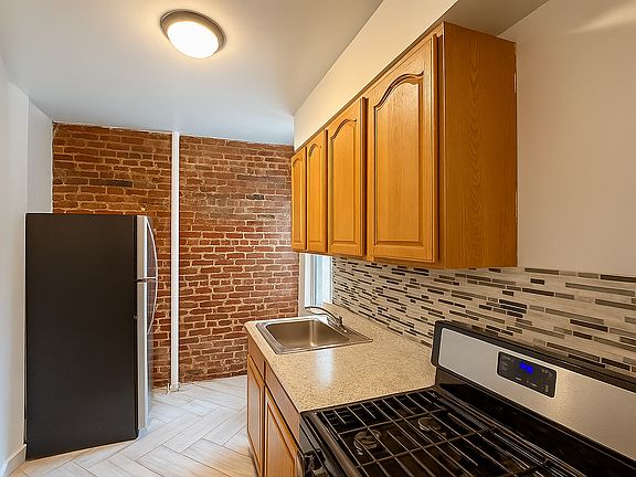 3rd image of 607 Flatbush Ave APT 1B