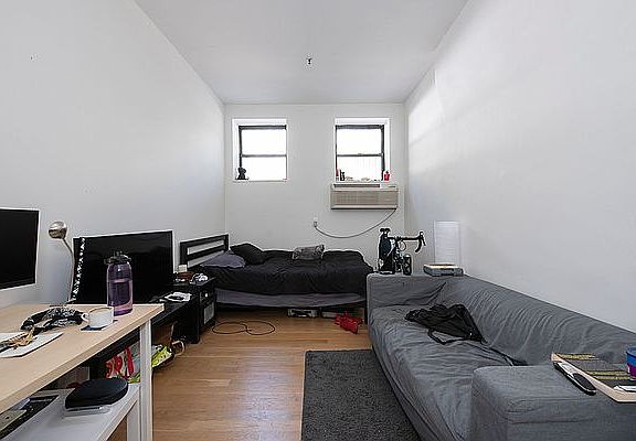 5th image of 416 W 49th St #1