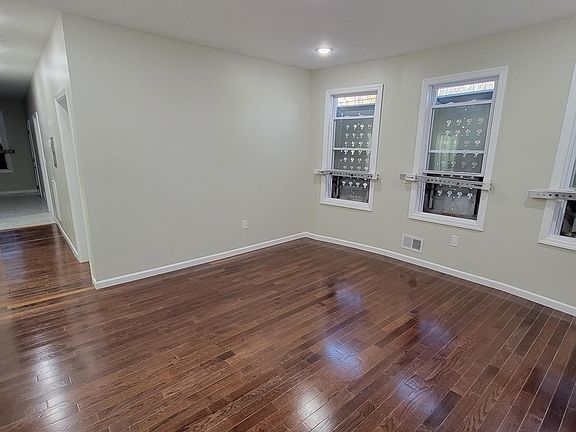 3rd image of 445 Avon Ave #1R