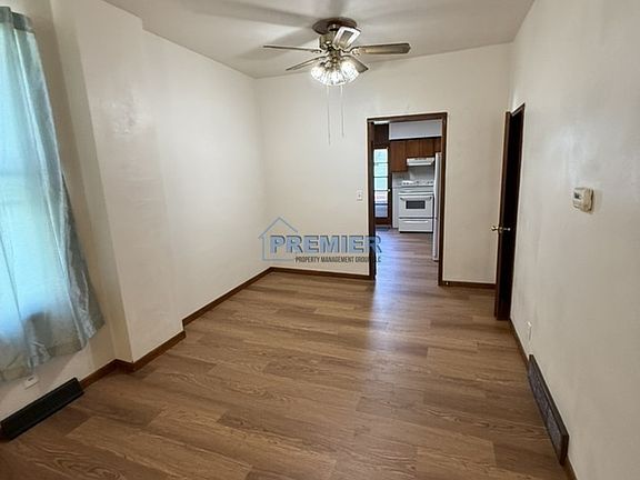 3rd image of 1006 Walnut St #2