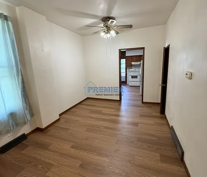 1006 Walnut St #2 — Photo 3