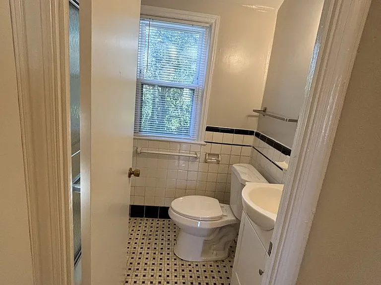 2856 Fairhaven Ave — Photo 12