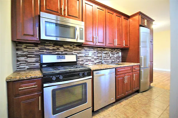 Rented by Hagstrom Management Inc | media 35