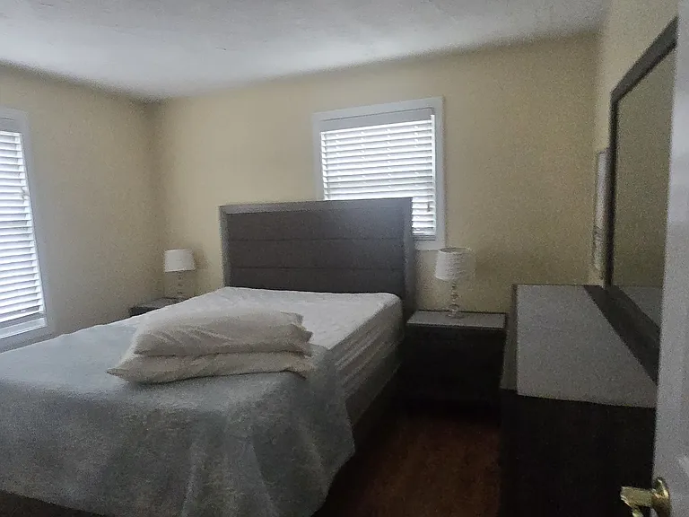 89 Ashworth Ave #8 — Photo 13