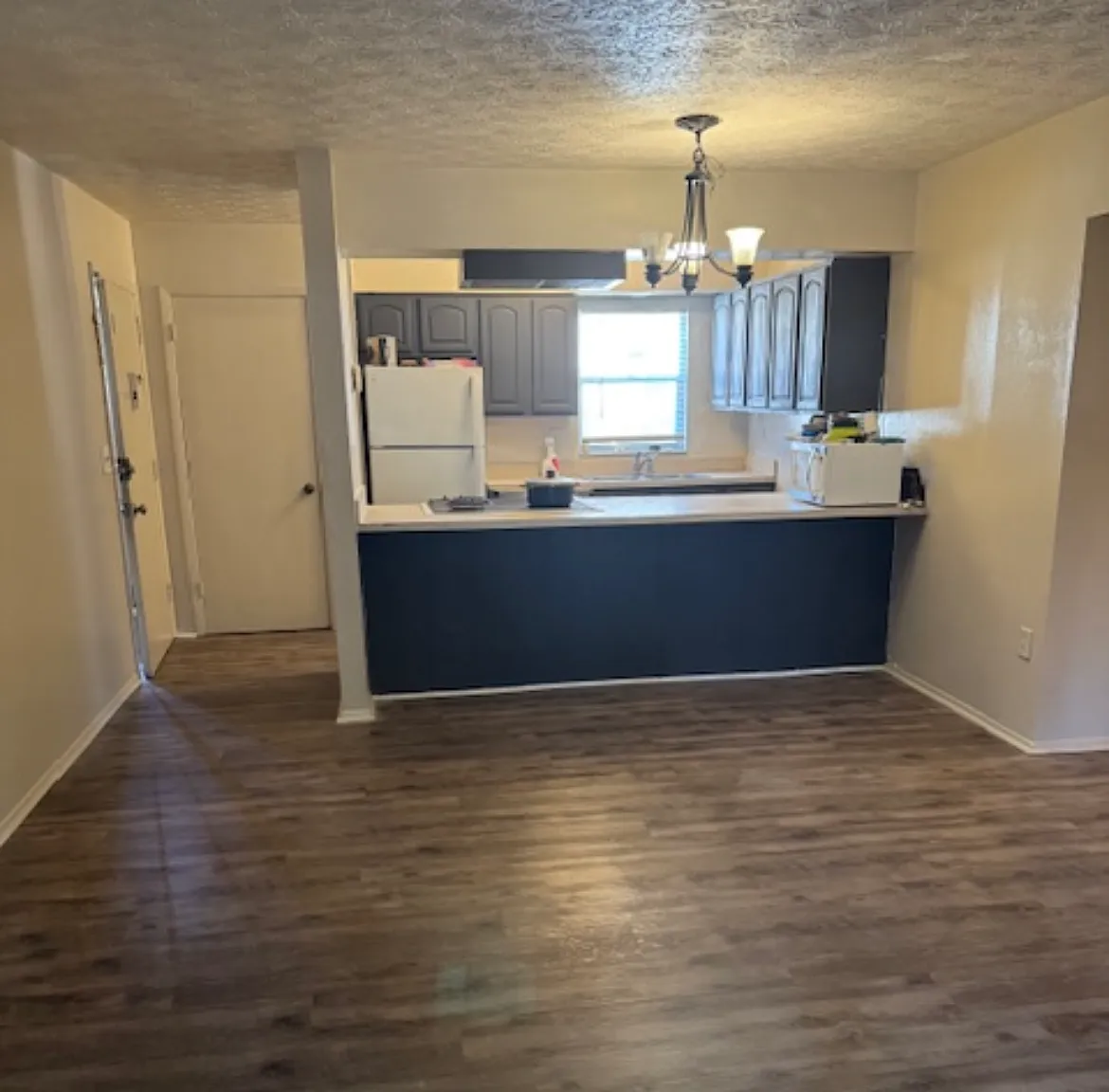 3 bed, 1039 sqft, $1,300 — Photo 4