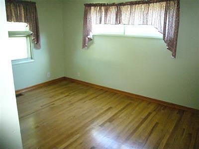 5th image of 724 Stafford Dr