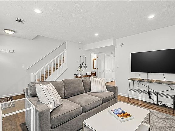 4th image of 840 Rosedale Ave SE #B